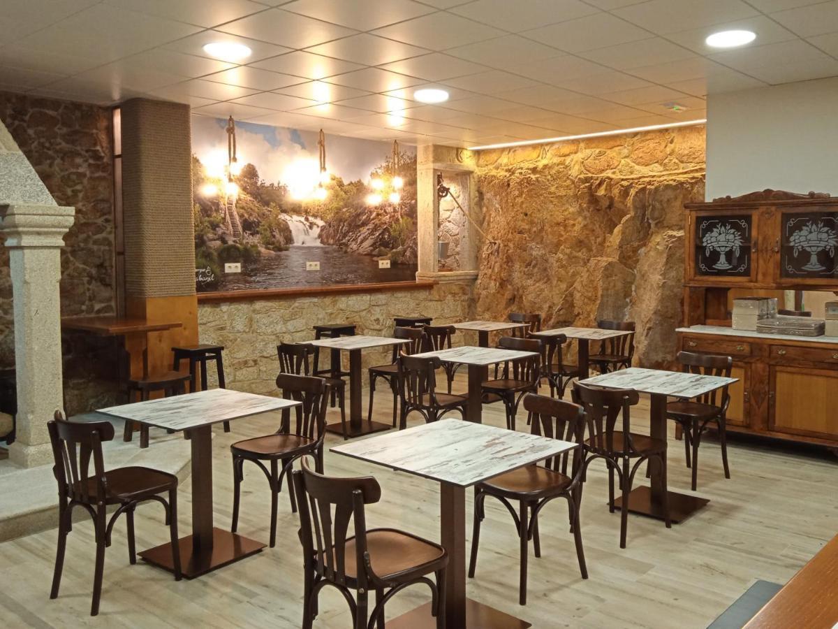 O Cabanel Albergue-Bar Villastose Kültér fotó