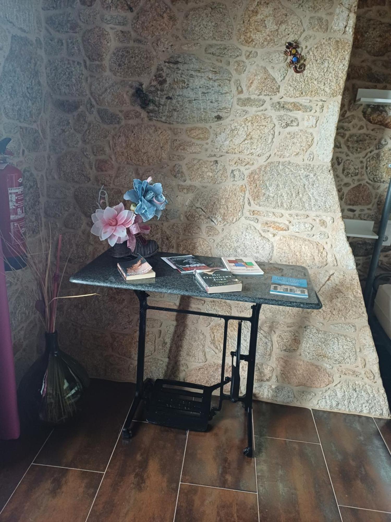 O Cabanel Albergue-Bar Villastose Kültér fotó