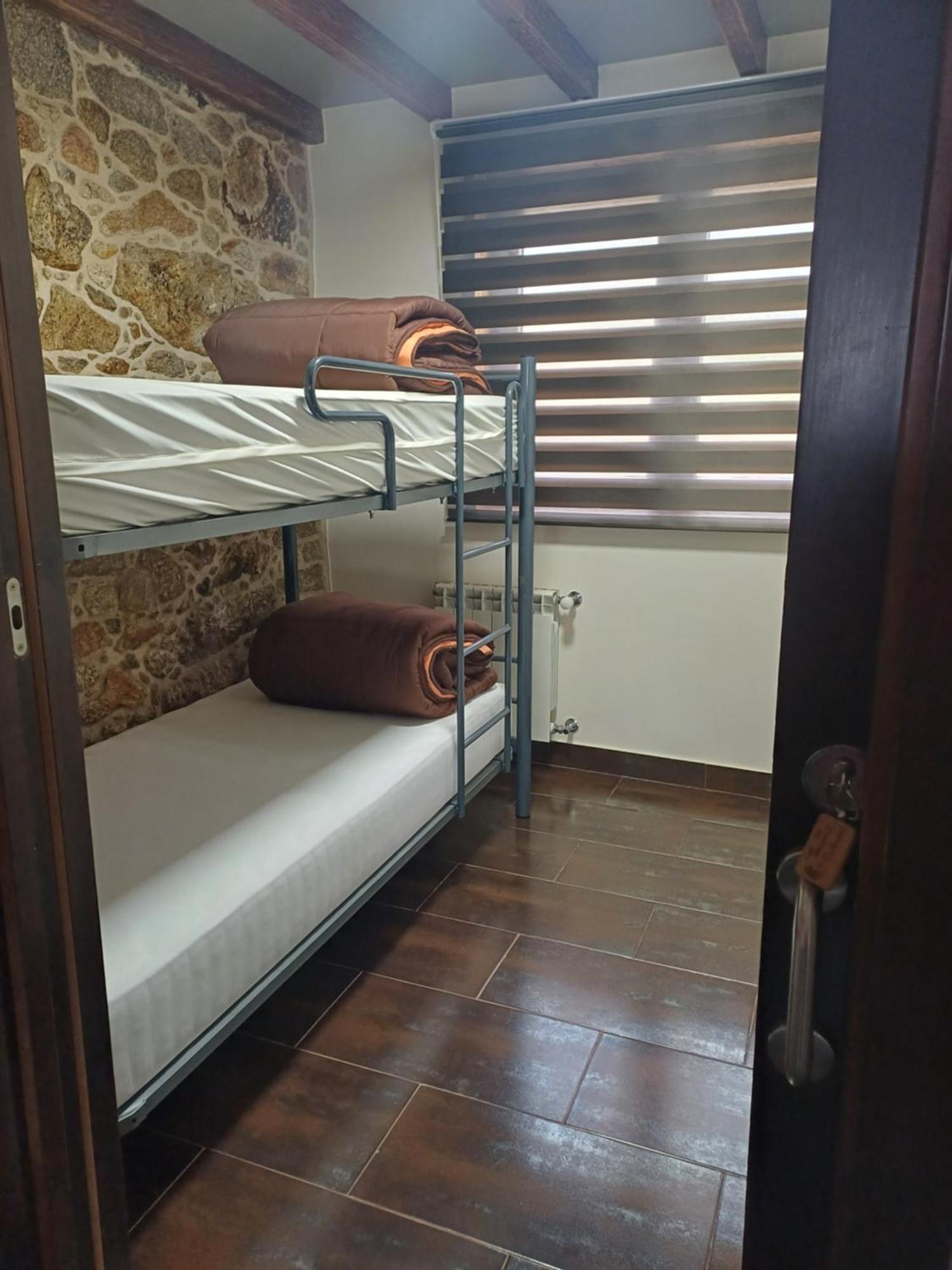 O Cabanel Albergue-Bar Villastose Kültér fotó