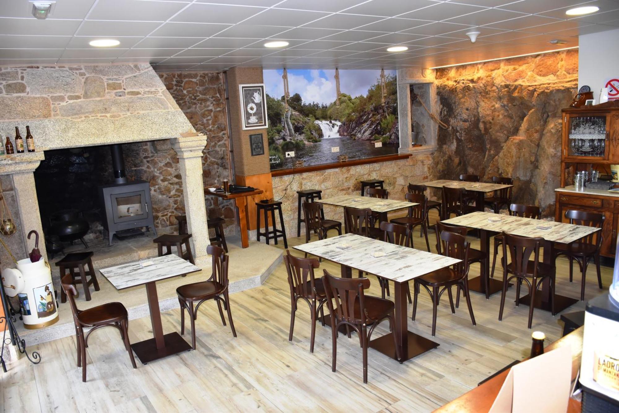 O Cabanel Albergue-Bar Villastose Kültér fotó