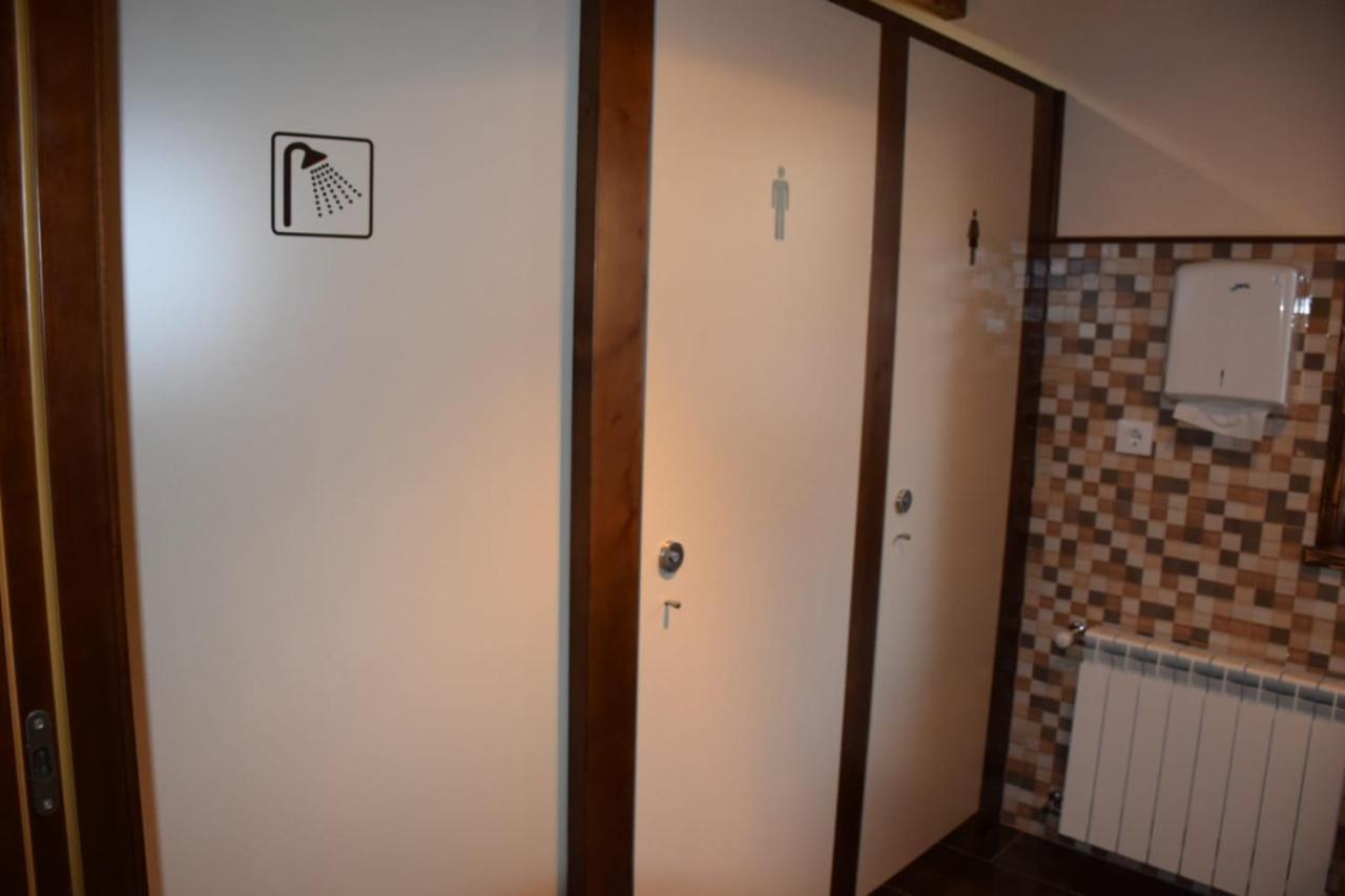 O Cabanel Albergue-Bar Villastose Kültér fotó